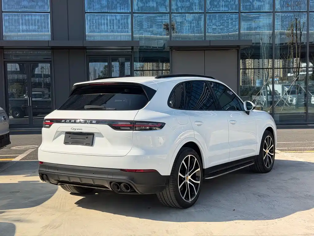 PORSCHE CAYENNE