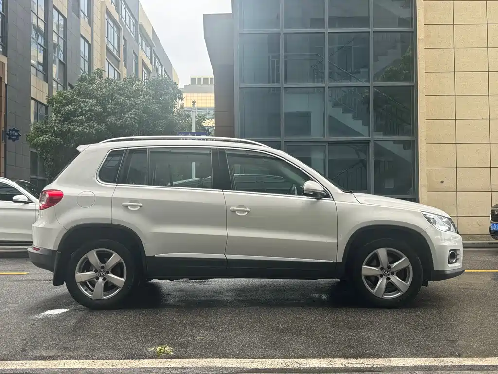Volkswagen Tiguan 2012 1.8TSI AT