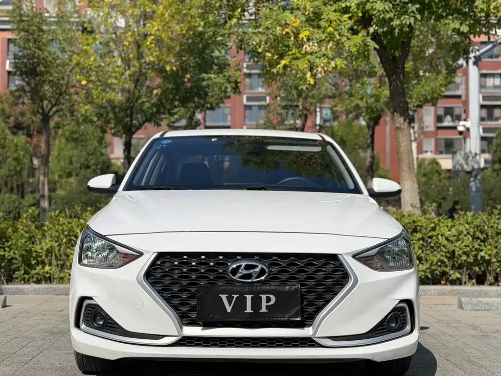 Hyundai Elantra — миниатюра 2