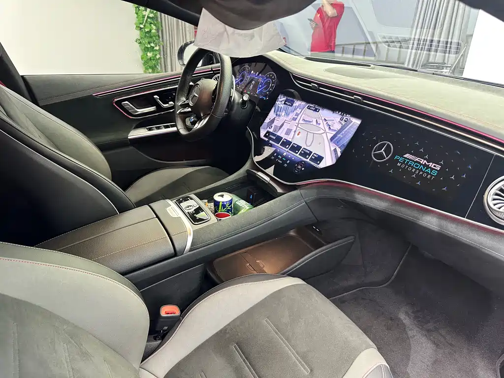Mercedes-Benz EQE AMG — миниатюра 14