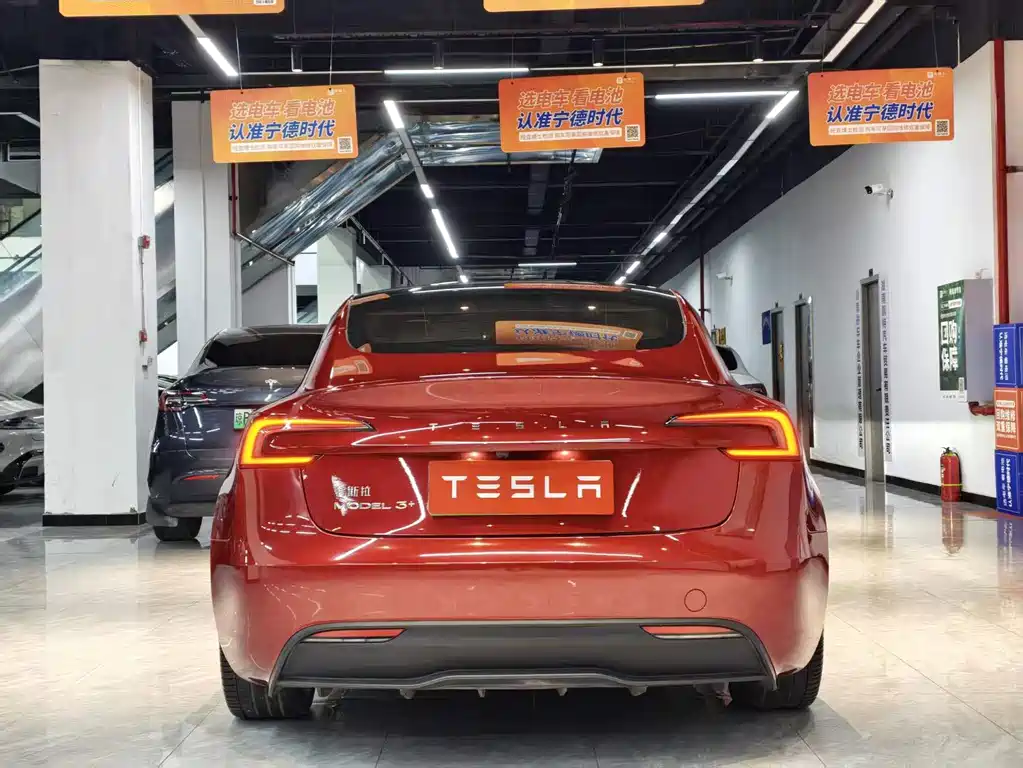 Tesla Model 3 — миниатюра 8