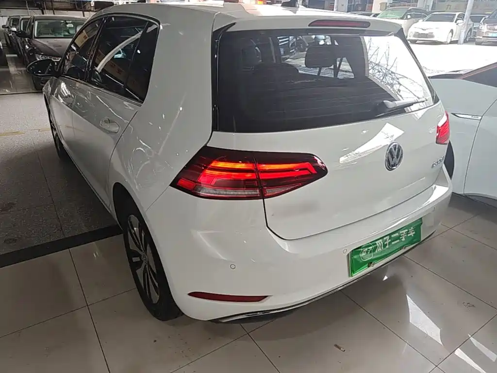 Volkswagen Golf EV — миниатюра 5