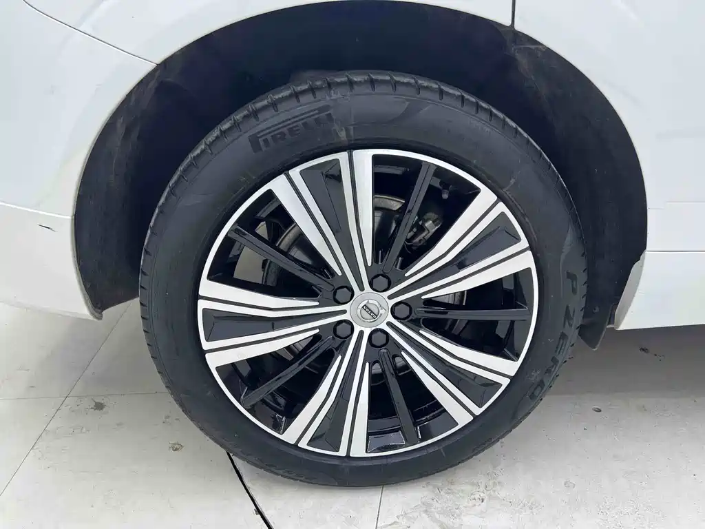 Volvo XC60 2022 T8 Luxury