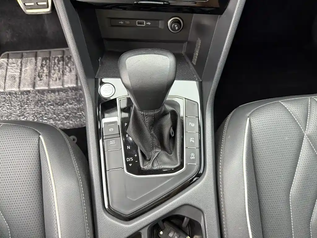 Volkswagen Tiguan L — миниатюра 14
