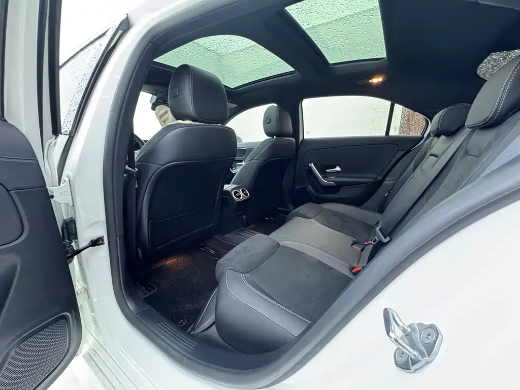 Mercedes-Benz A-Class — миниатюра 9