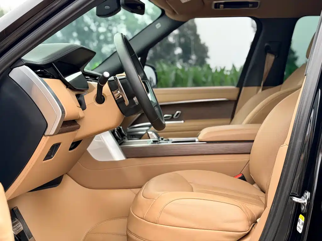 Land Rover Range Rover 2023 3.0 L6 360PS