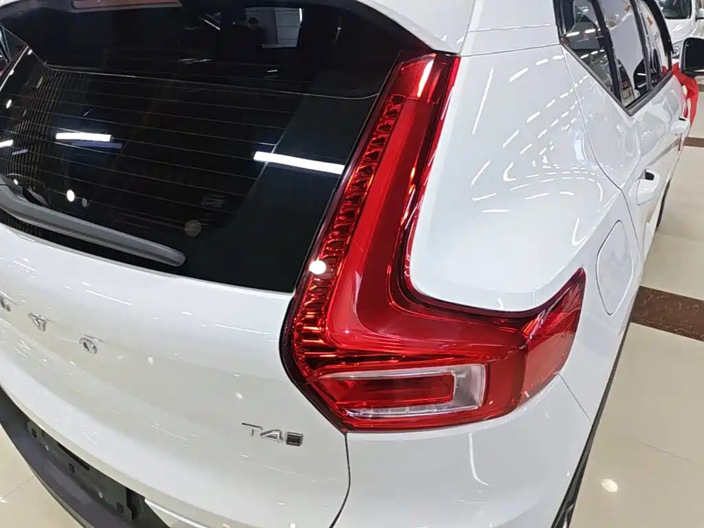 Volvo XC40 — миниатюра 8