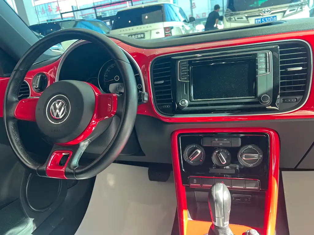 VOLKSWAGEN BEETLE
