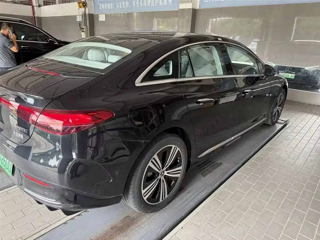Mercedes-Benz EQE 2025 500 4MATIC Luxury