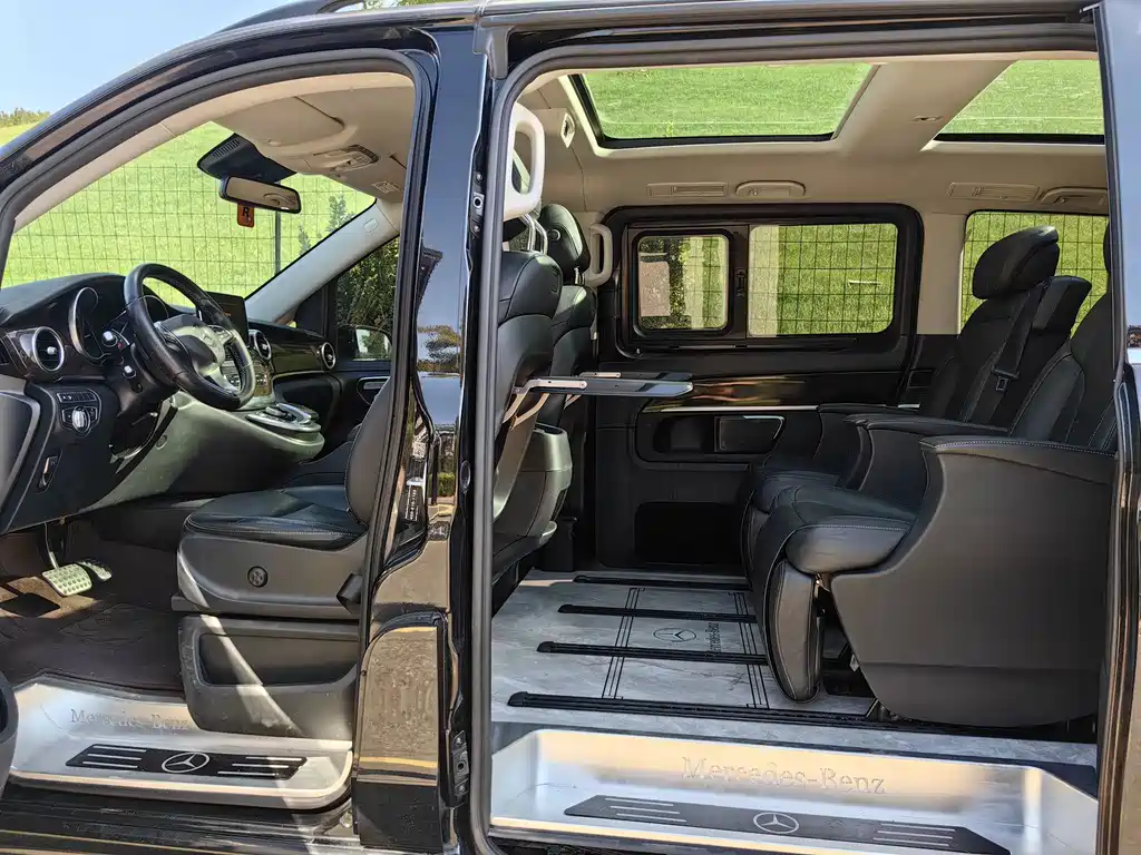 Mercedes-Benz V-Class — миниатюра 11