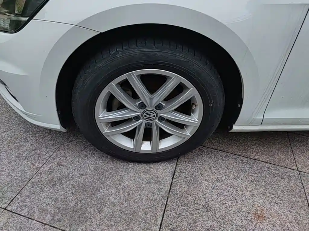 Volkswagen Golf — миниатюра 23