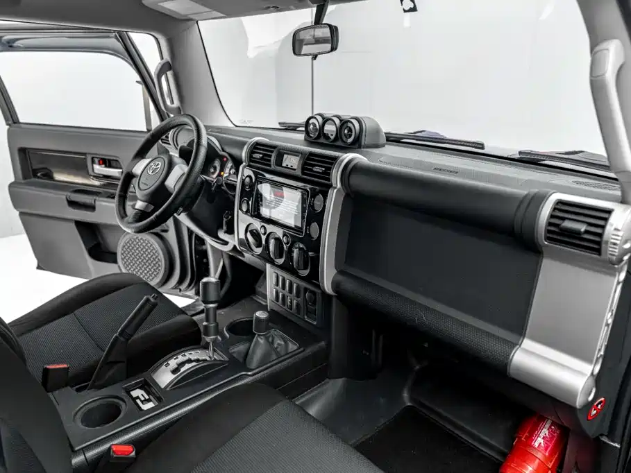 Toyota FJ Cruiser — миниатюра 18
