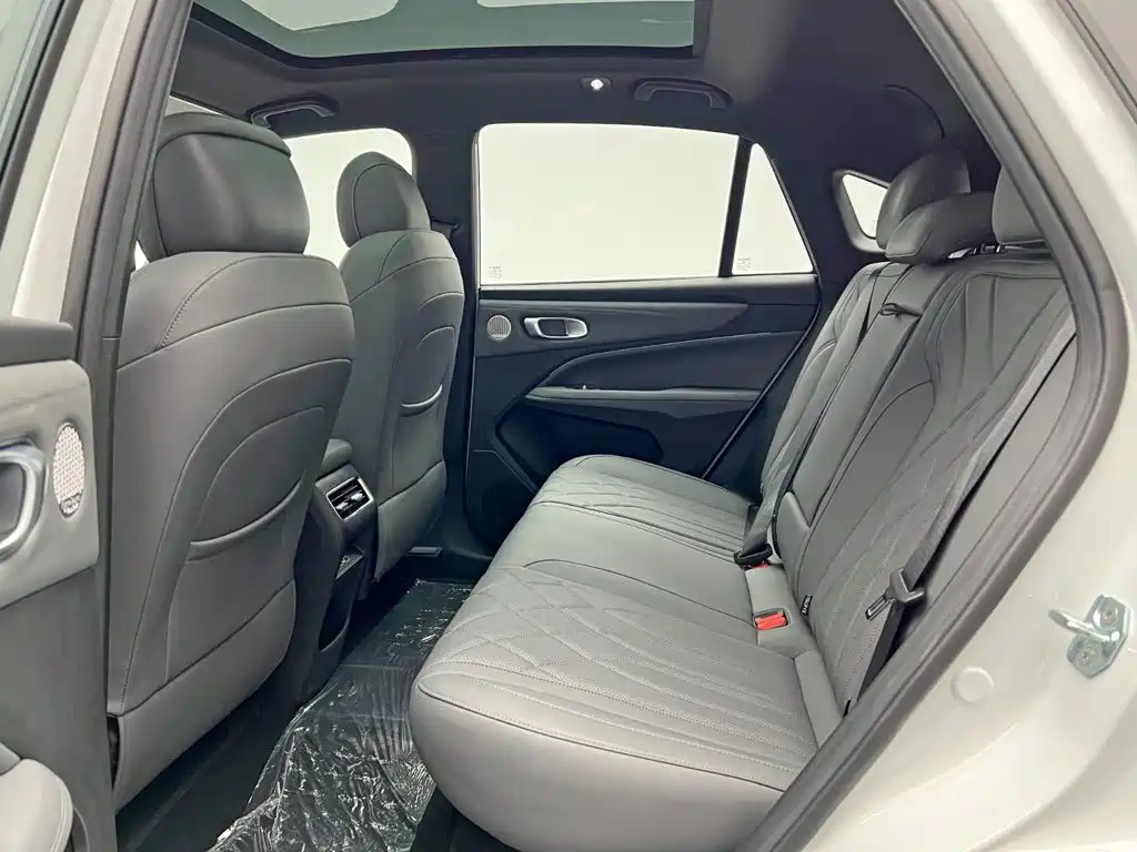 Geely 博越REV — миниатюра 16