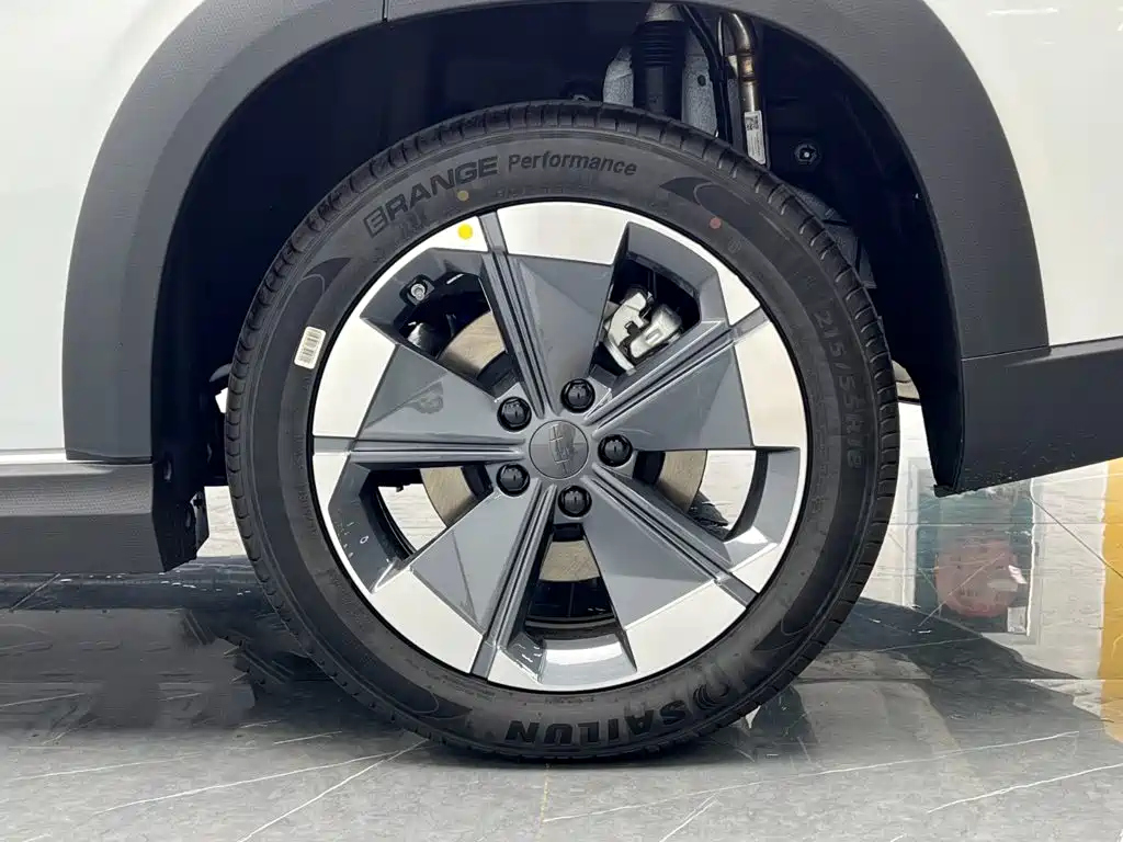 Geely 博越REV — миниатюра 27