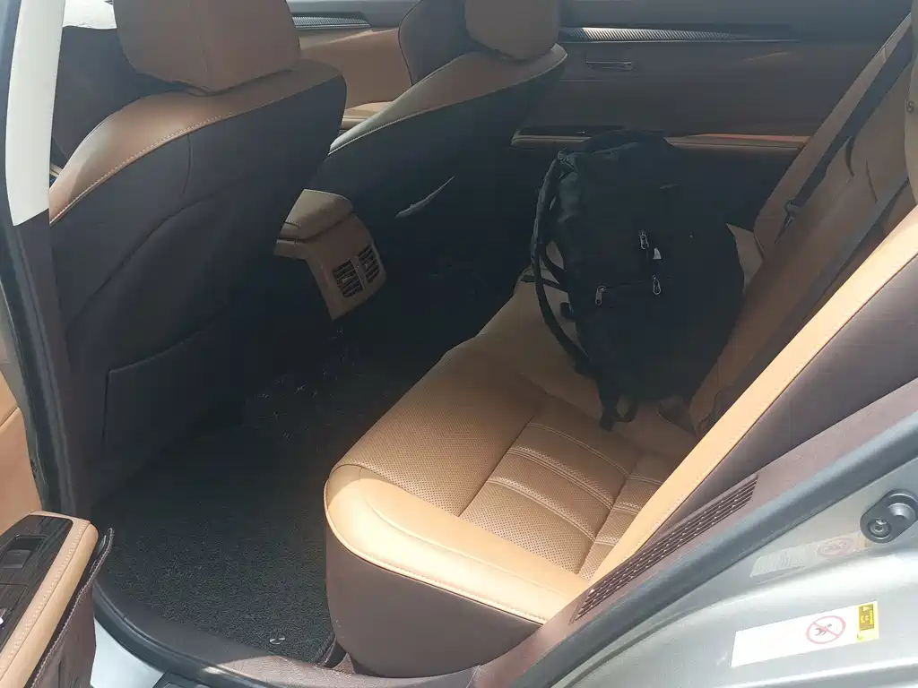 Lexus ES 2015 300h Comfort