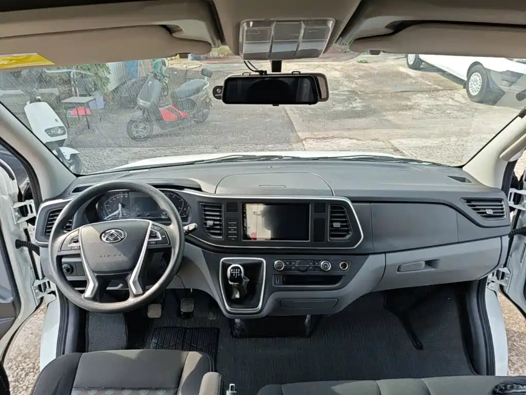 MAXUS V80 — миниатюра 10