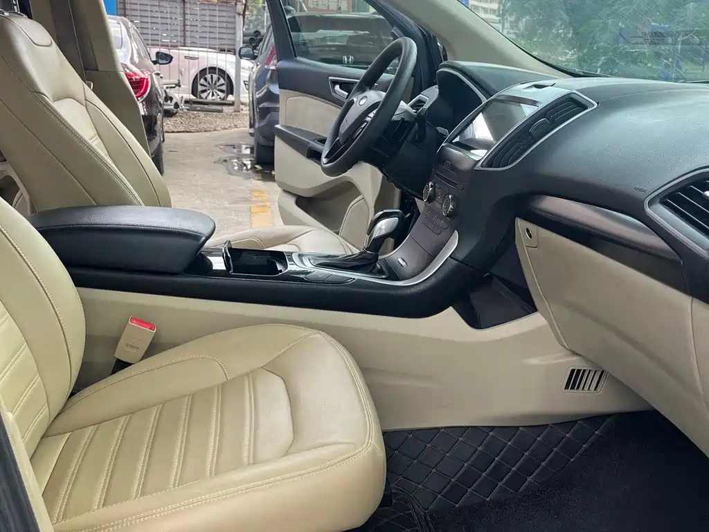 Ford Edge — миниатюра 22