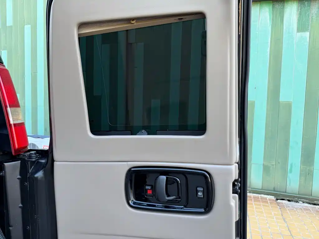 GMC Savana — миниатюра 17