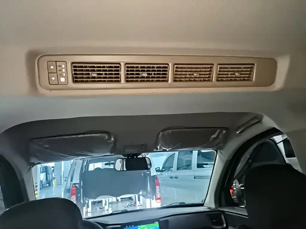 Wuling Hongguang V — миниатюра 18