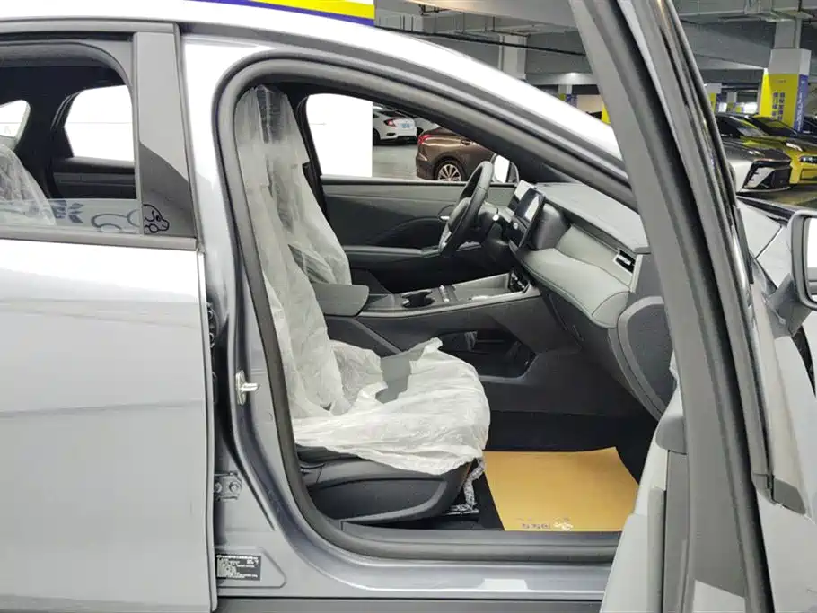 BYD Qin Plus PLUS 2025 DM-i Smart Drive 128KM