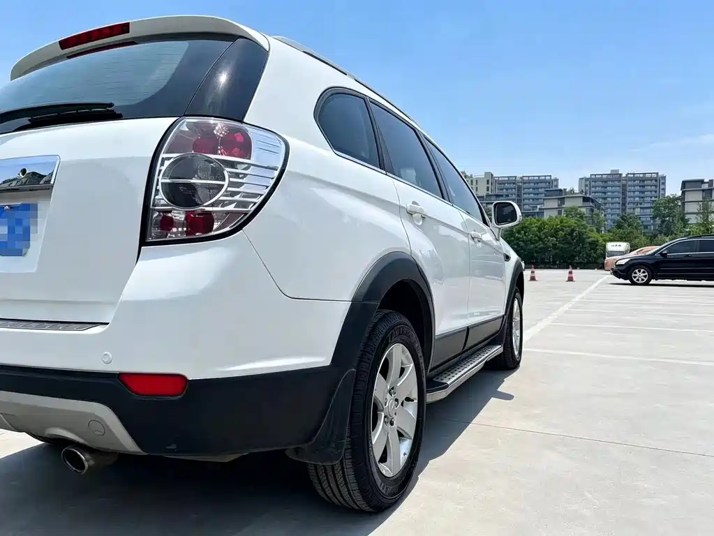 Chevrolet Captiva 2015 2.4L 7 мест