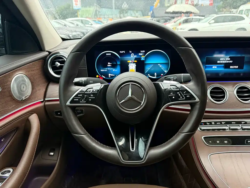 MERCEDES-BENZ E CLASS