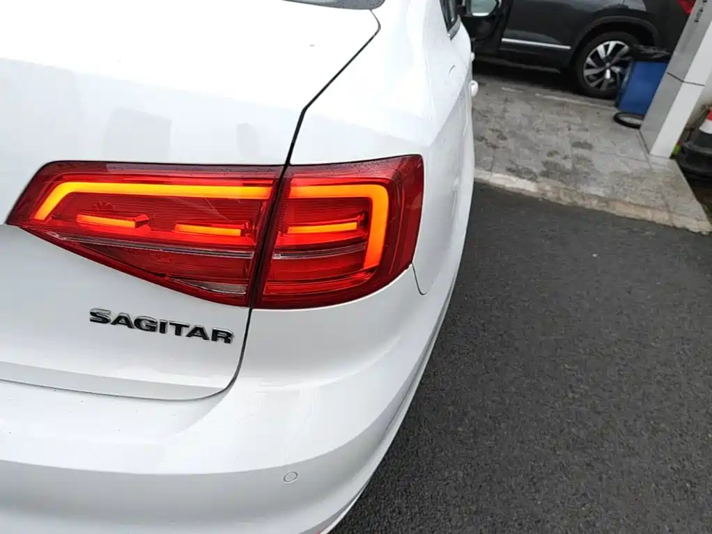 Volkswagen Sagitar — миниатюра 8