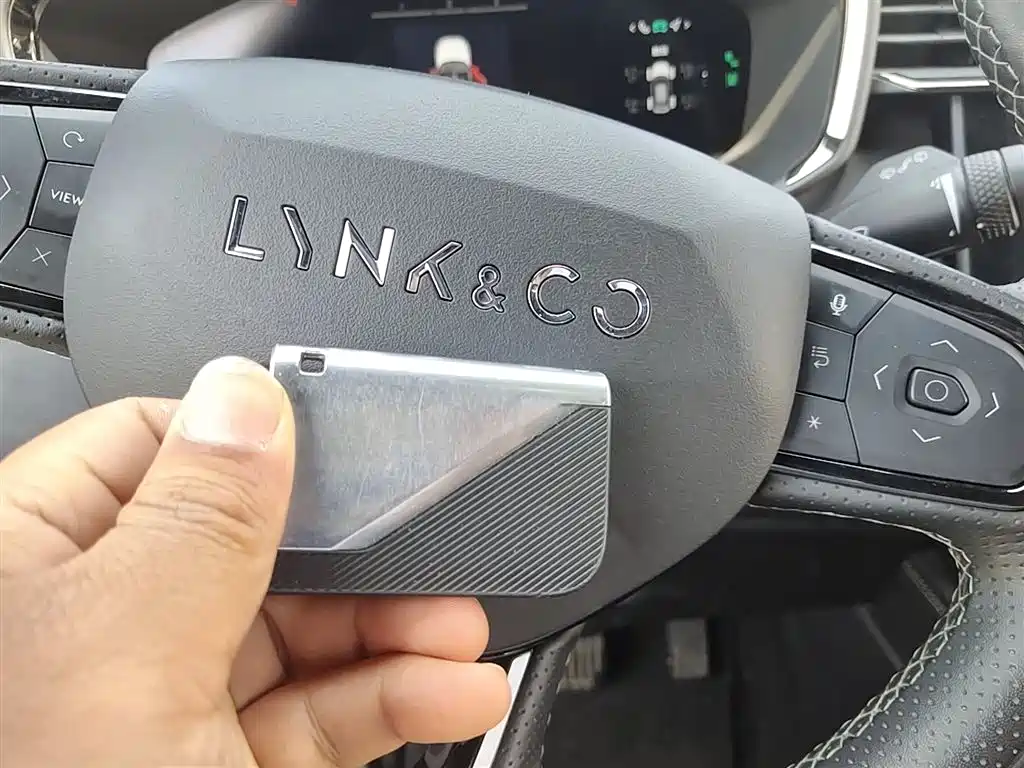 Lynk & Co 01 - фото 17