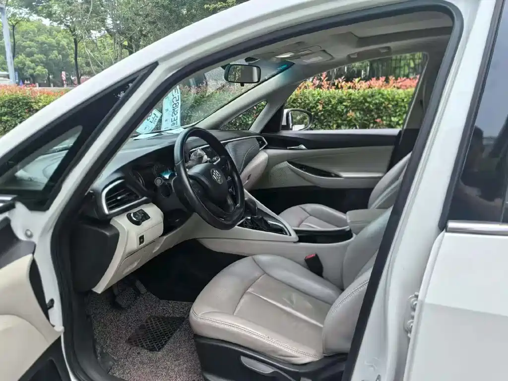 Buick GL6 2018 18T 6 мест Elite