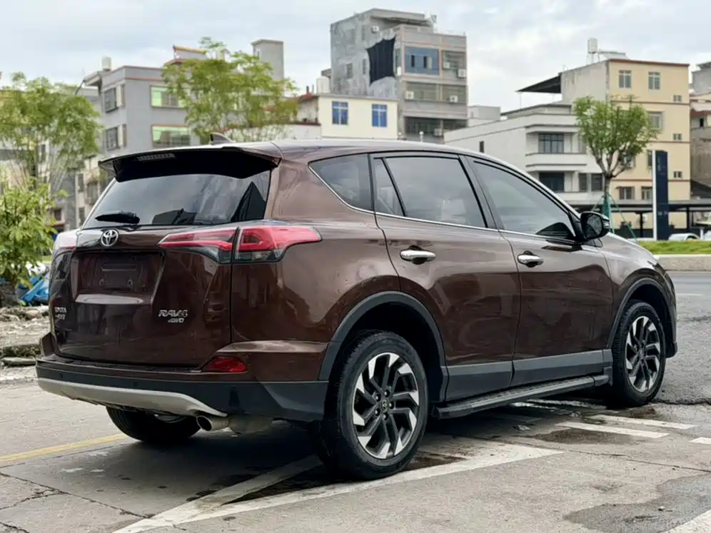 Toyota RAV4 — миниатюра 16