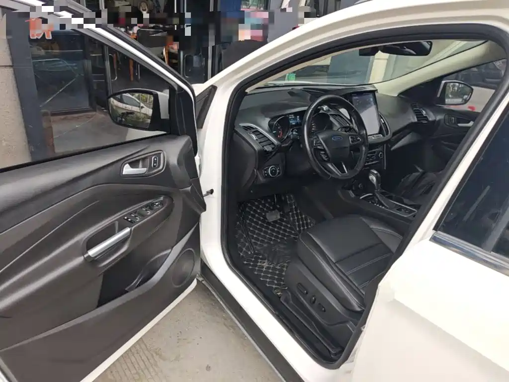 Ford Kuga — миниатюра 16