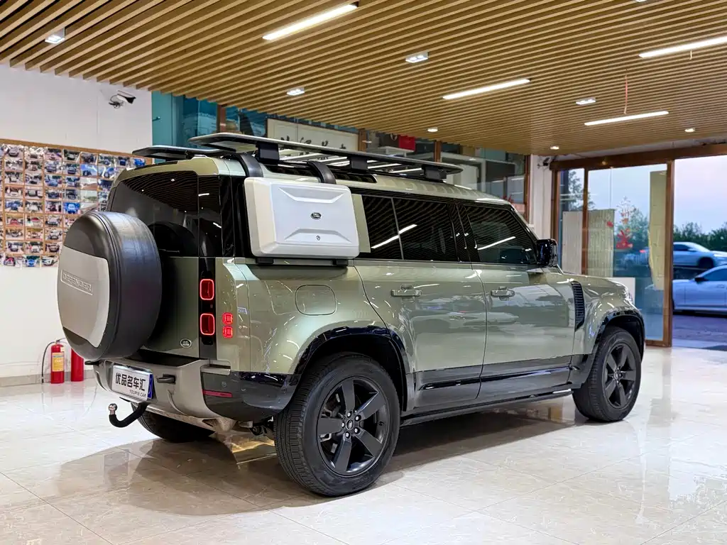Land Rover Defender — миниатюра 4