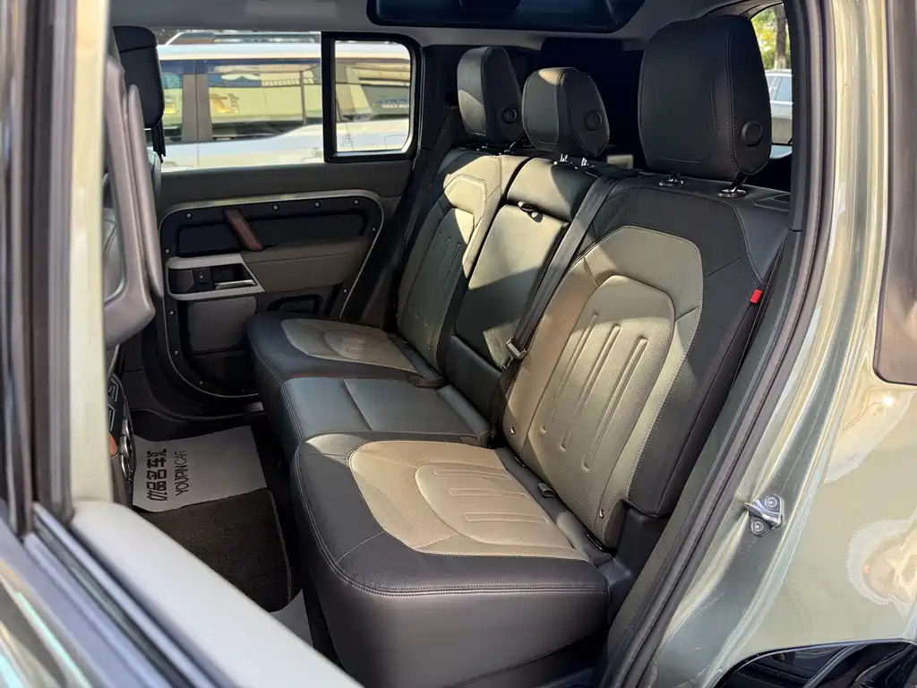 Land Rover Defender — миниатюра 23