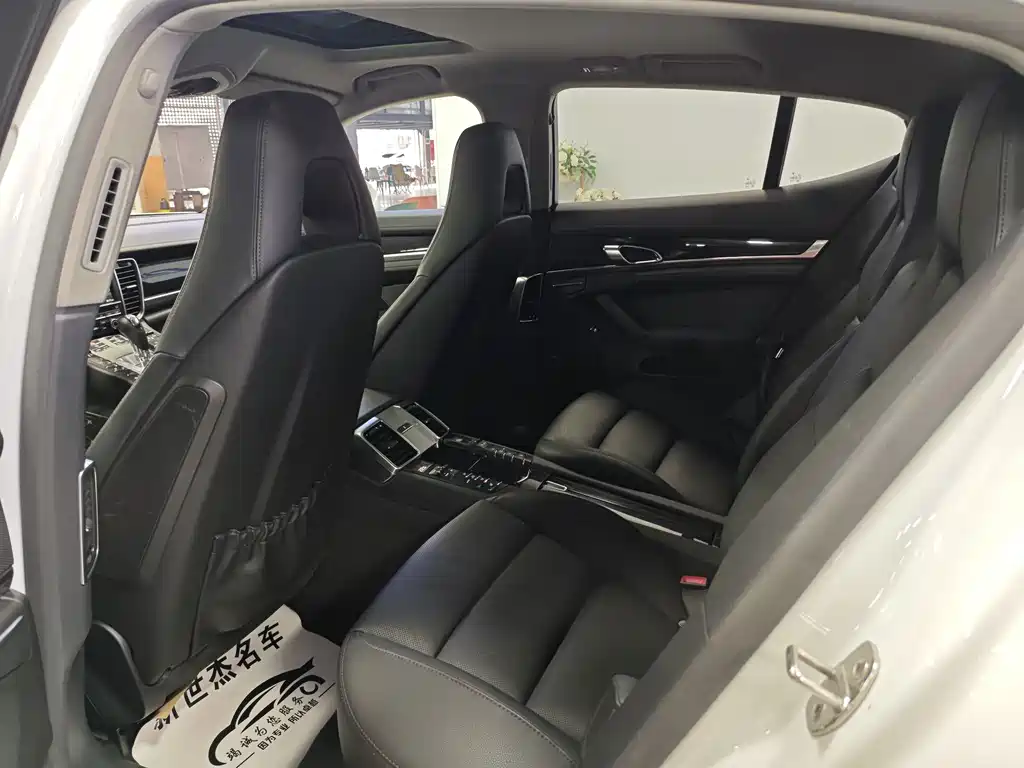 Porsche Panamera — миниатюра 6
