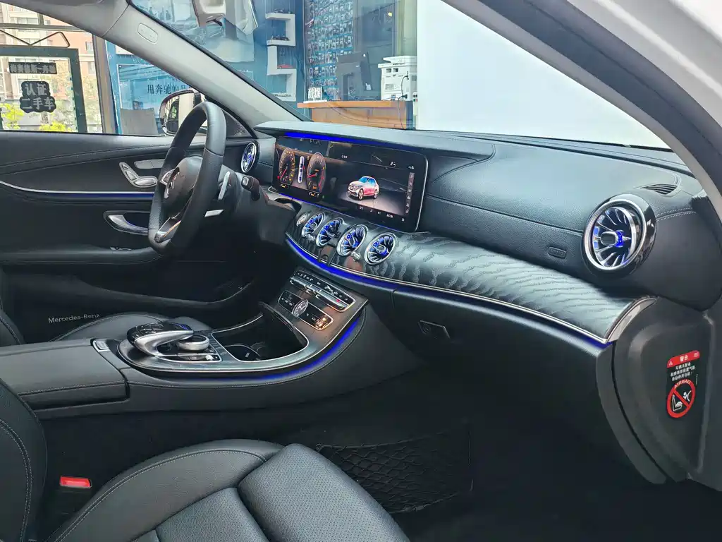 Mercedes-Benz E-Class — миниатюра 14