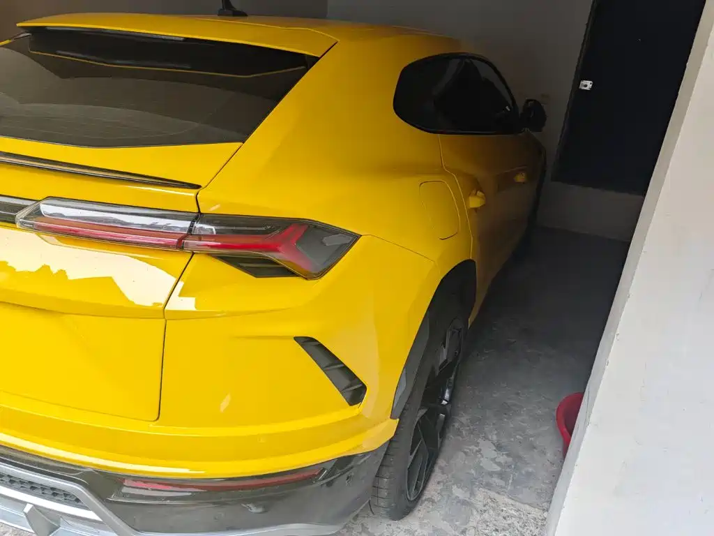 Lamborghini Urus — миниатюра 6