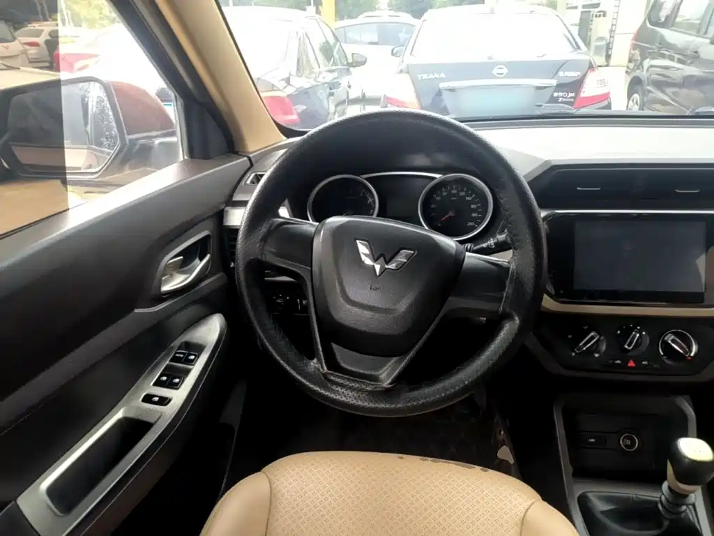 Wuling Hongguang — миниатюра 11