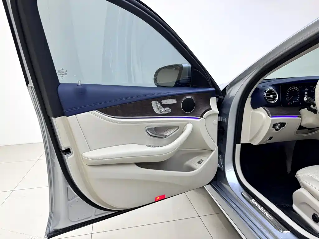 Mercedes-Benz E-Class — миниатюра 8