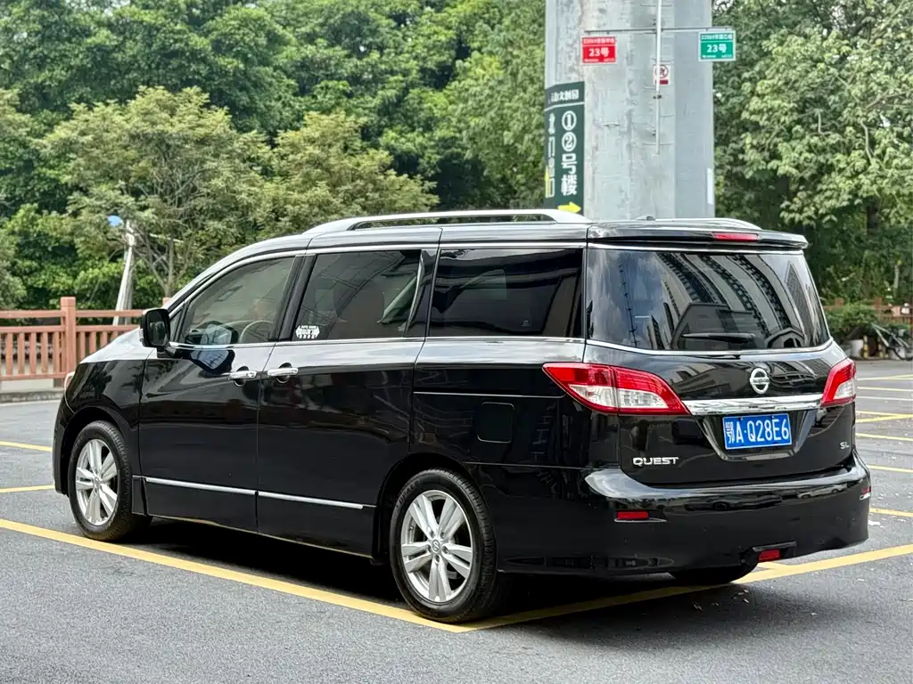 Nissan Quest — миниатюра 6