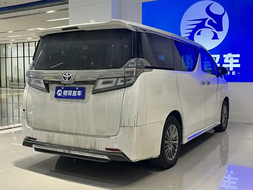 Toyota Vellfire — миниатюра 12