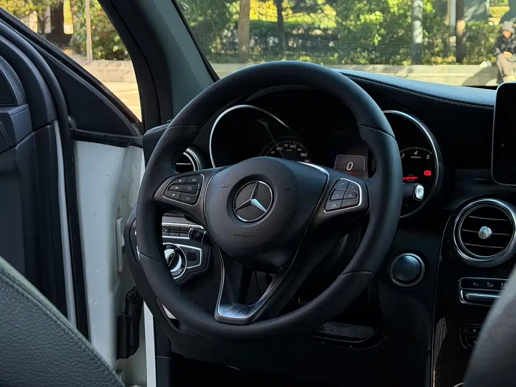 Mercedes-Benz GLC — миниатюра 19