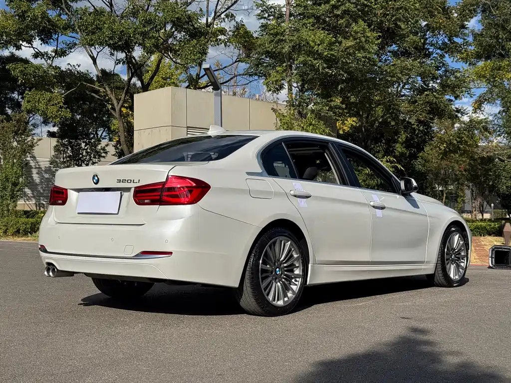 BMW 3 Series — миниатюра 6