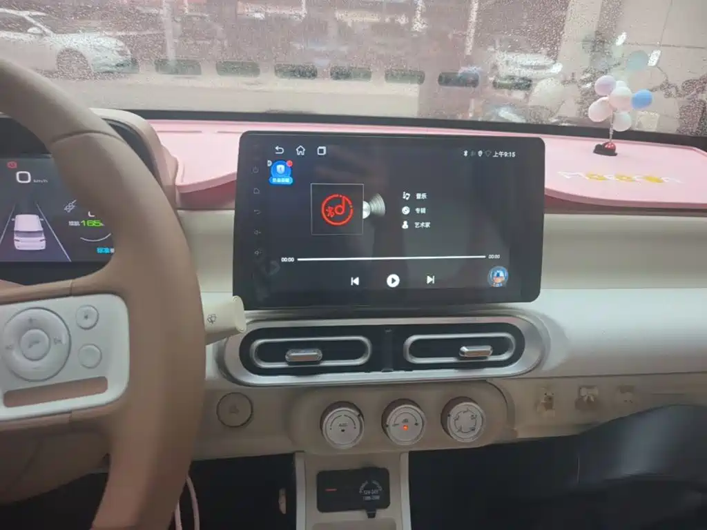 Wuling MINIEV — миниатюра 13
