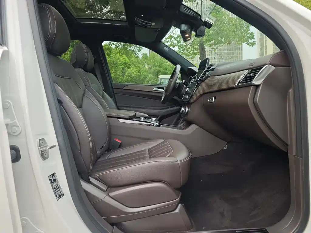 Mercedes-Benz GLE (Import) — миниатюра 8