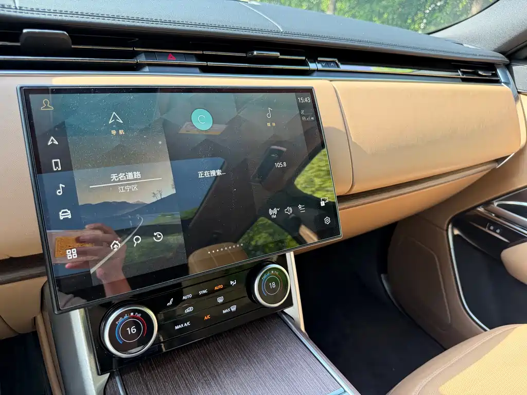 Land Rover Range Rover — миниатюра 13