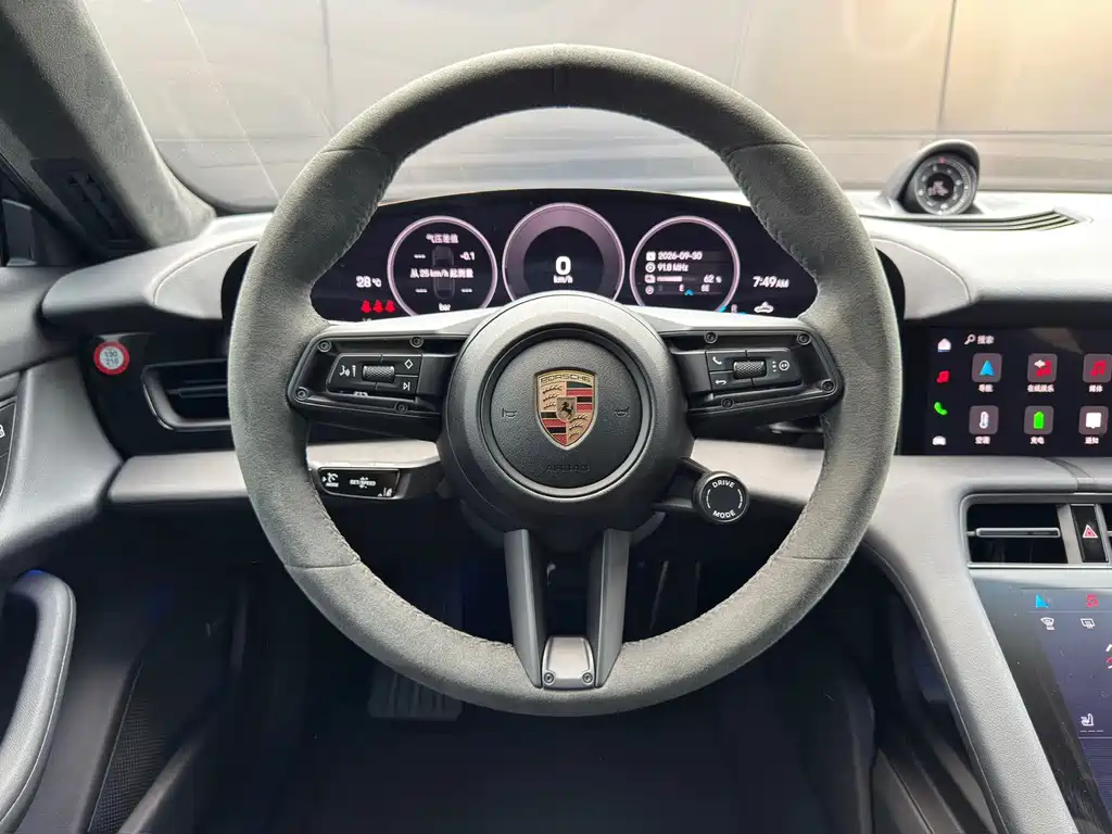 Porsche Taycan — миниатюра 12