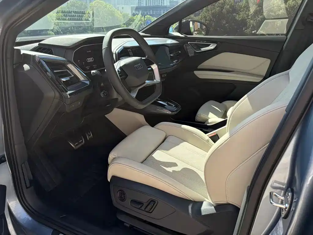 Audi Q4 e-tron — миниатюра 11