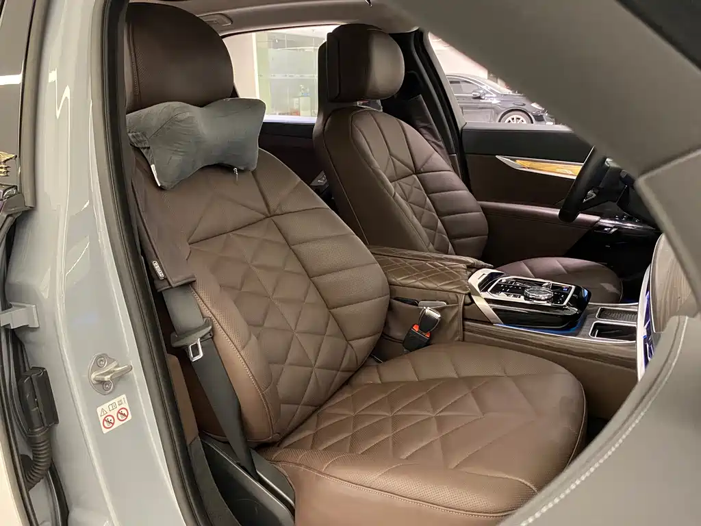 BMW i7 — миниатюра 13