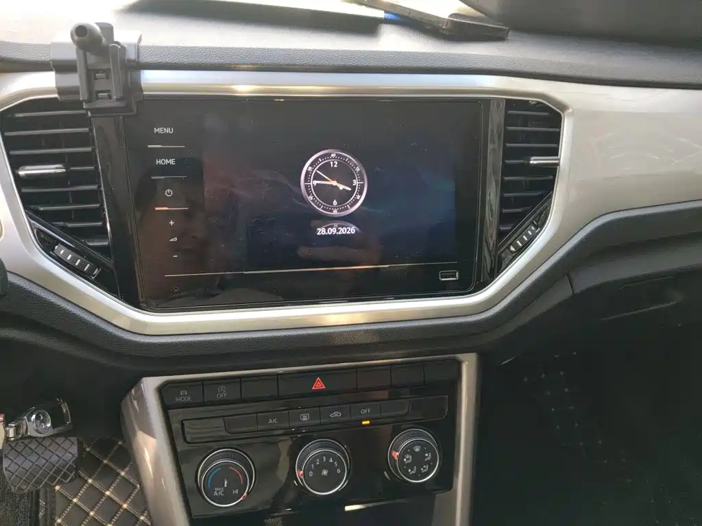 Volkswagen T-Roc — миниатюра 14
