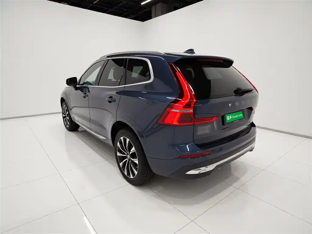Volvo XC60 2023 B5 Luxury